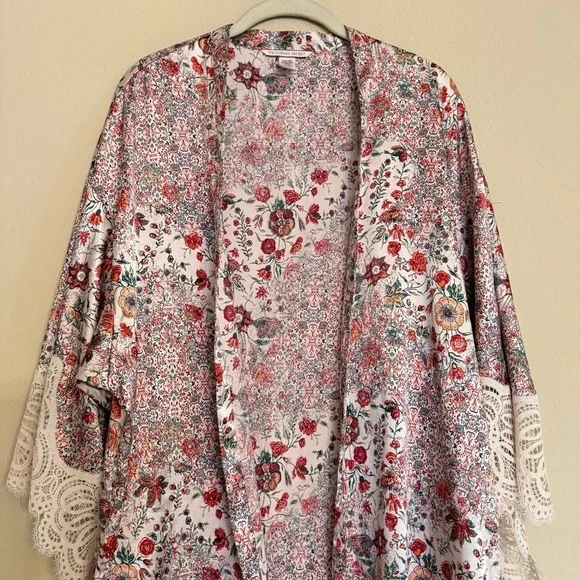 Victoria’s Secret Satin Lace Floral Cover-up Kimono Robe Sz XS Loungewear Comfy - Picture 4 of 14